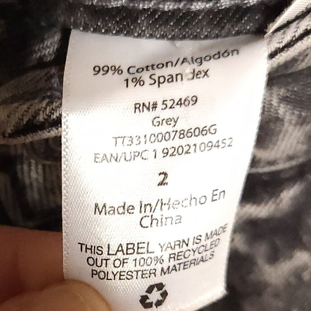 Time & Tru Black High Rise Jeans 2 - Picture 9 of 10